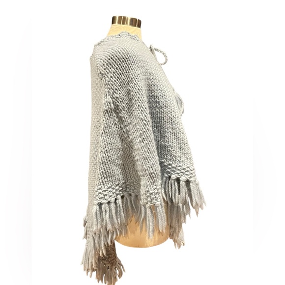 Vintage handcrafted knitted crochet poncho with tassel tie front - Picture 3 of 9